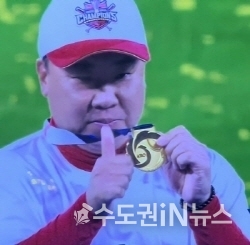 우승을 이끌어준 이범호 감독