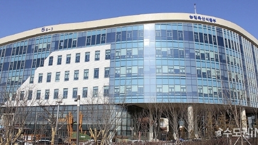 농림축산식품부, 가축전염병 특별방역대책기간을 3월까지 연장하고, 추가 발생 방지를 위해 총력 대응