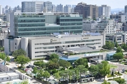 거동 불편한 주민 찾아가 민생회복 소비쿠폰 신청 돕는다